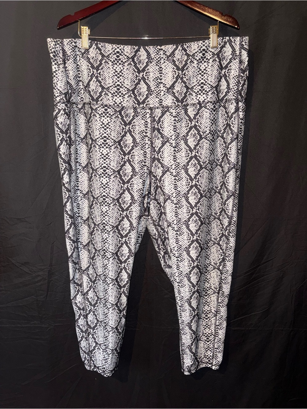 DSG Snakeskin Athletic Leggings